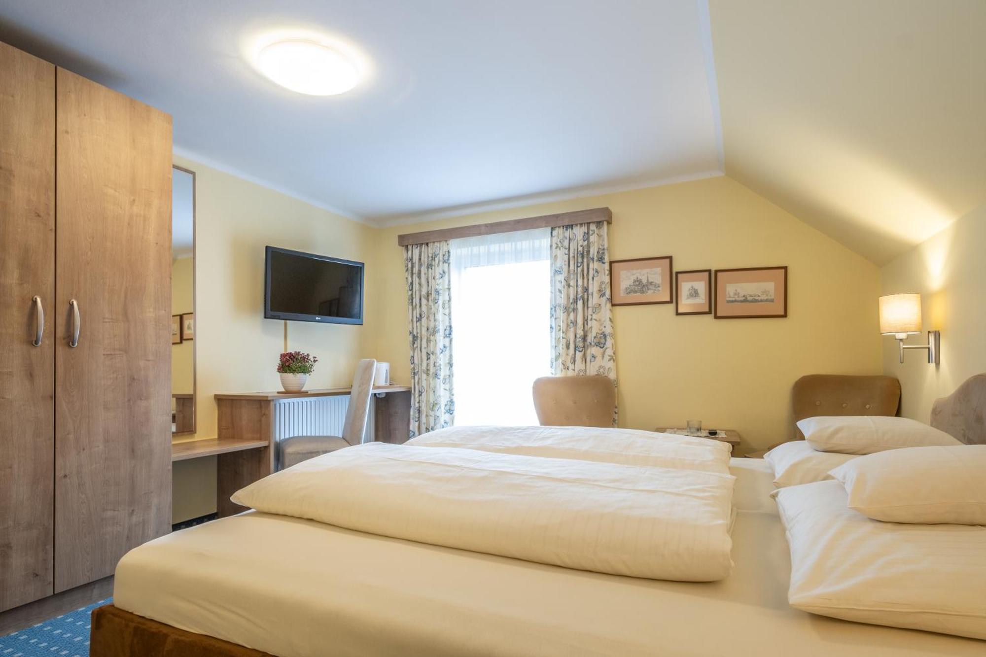 Hotel-Pension Falkensteiner Sankt Gilgen Esterno foto