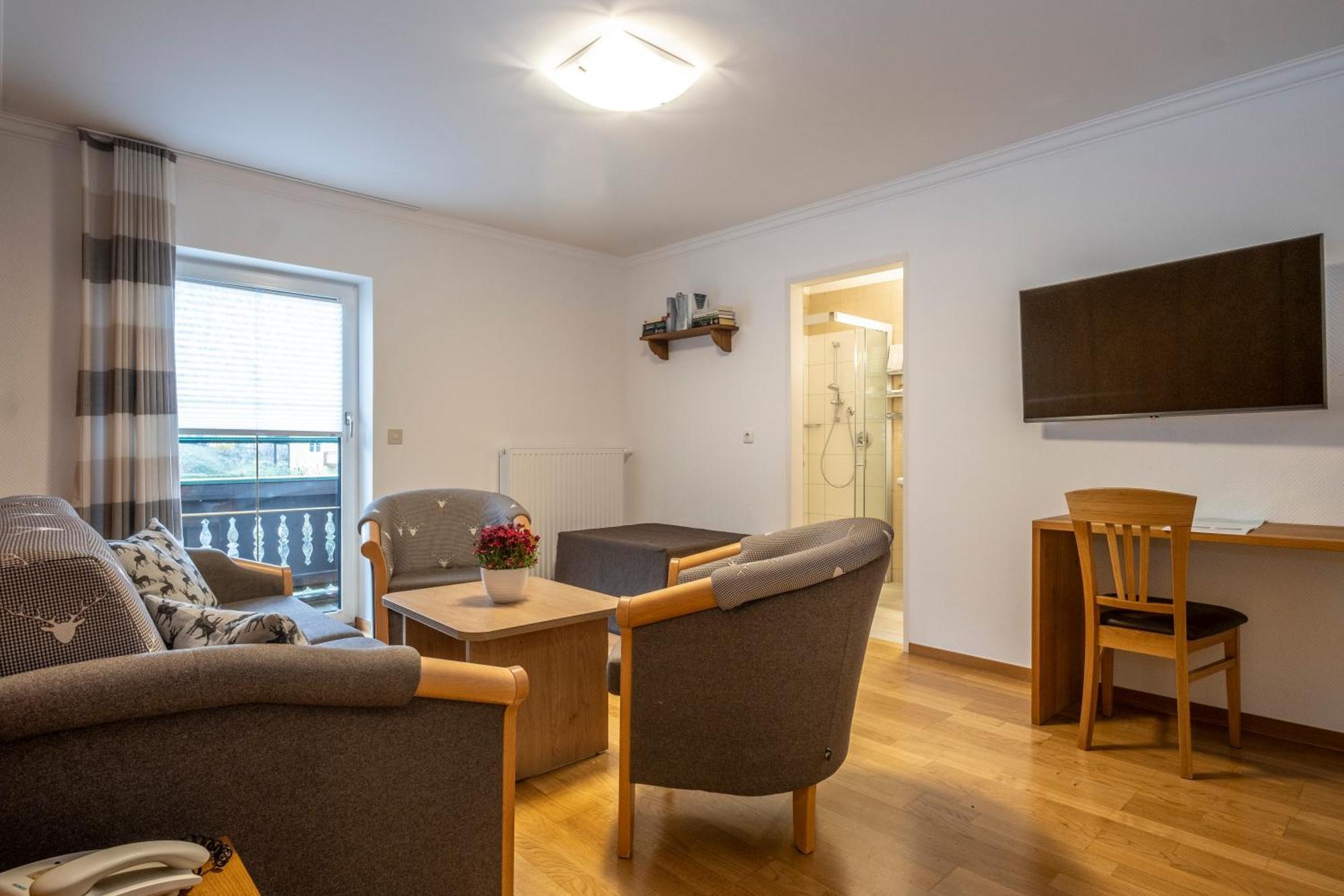Hotel-Pension Falkensteiner Sankt Gilgen Esterno foto