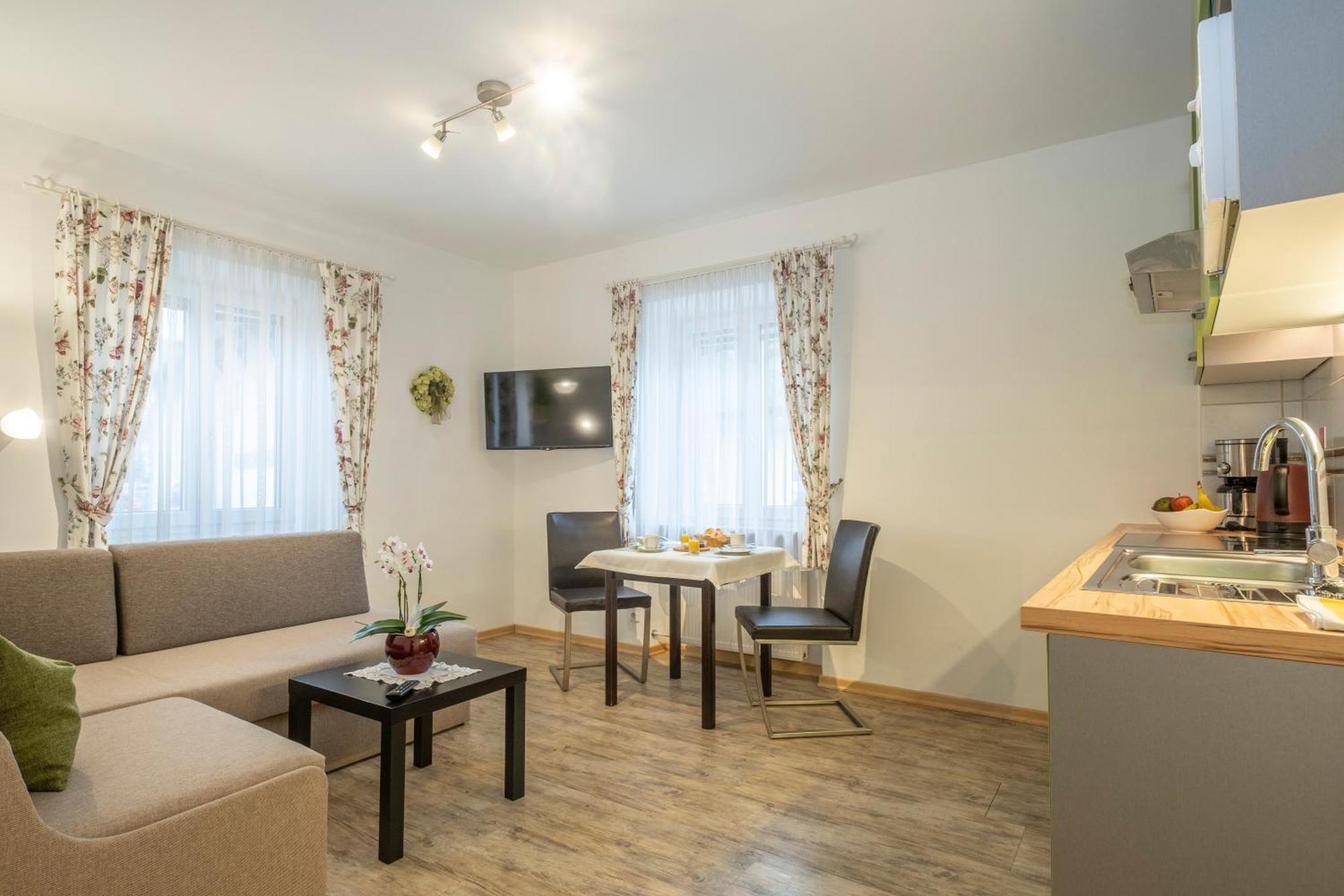 Hotel-Pension Falkensteiner Sankt Gilgen Esterno foto